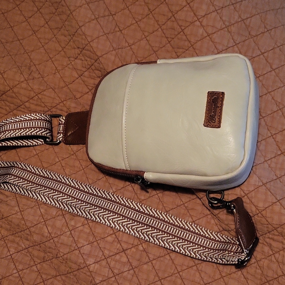 Wrangler Crossbody sling